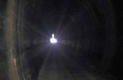 96 - Uma luz no fim do túnel